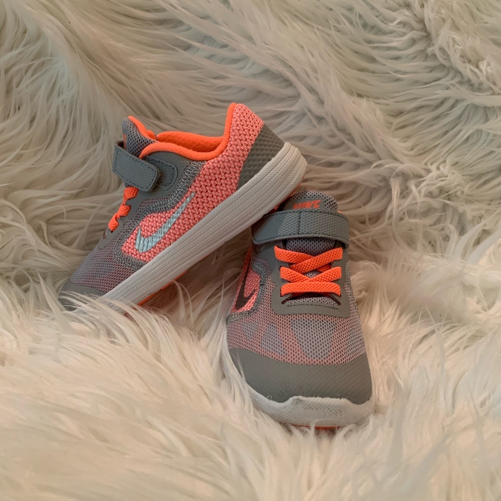 Girls Nike Revolution 3